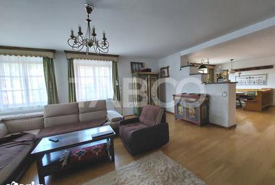 Casă cu 4 camere cu Teren 380 Mp în Central