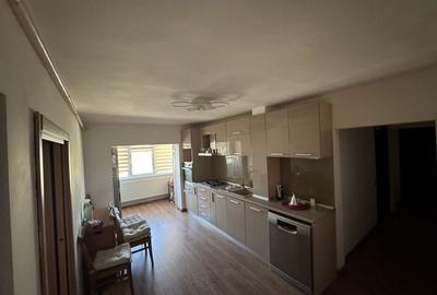 Apartament cu 3 camere decomandat în Central - 5