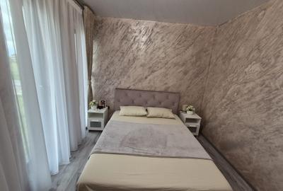Apartament cu 3 camere decomandat în Km 5 - 17