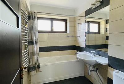 Casă cu 8 camere cu Teren 652 Mp în Sisești - 24
