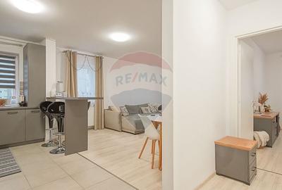 Apartament cu 2 camere decomandat, mobilat în Tractorul - 11
