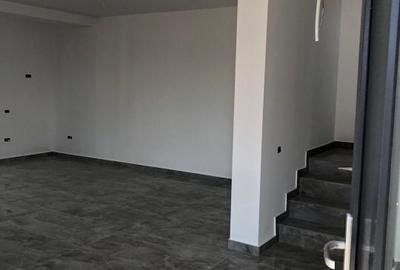Casă cu 4 camere cu Teren 302 Mp în Plopi - 19