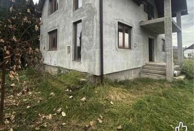 Casă cu 4 camere în Livezile - 3