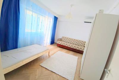 Apartament cu 3 camere, 2 balcoane, 2 bai, boxa subsol -90 mp- Central - 4