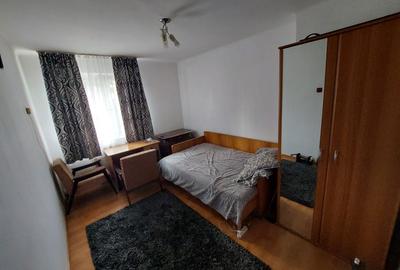 Apartament cu 3 camere semidecomandat în Central - 6
