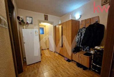 DE VANZARE apartament 2 camere decomandate Bulevardul Deceba - 3