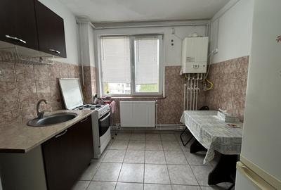 Apartament cu 2 camere semidecomandat, mobilat în Abator