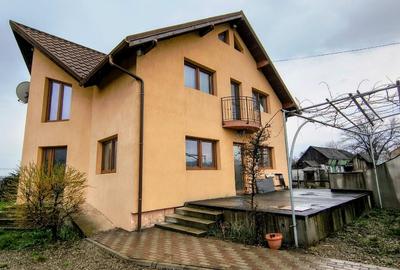 Casă individuală cu 5 camere cu Canalizare în Oniceni - 1