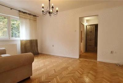 Apartament 2 camere et.1 pe B-dul Revolutiei, zona Banca ING Podgoria Apartament 2 camere et.1 pe B-dul Revolutiei, zona Banca ING Podgoria - 3