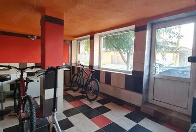 Casă cu 6 camere cu Canalizare în Vest - 9