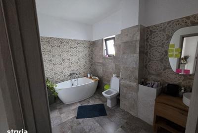 Casă cu 4 camere cu Teren 260 Mp în Central - 3
