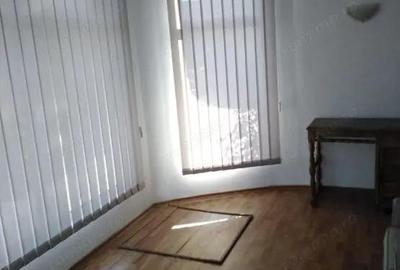 DE VANZARE: Apartament + Spatiu Comercial cart 1 Mai - 6