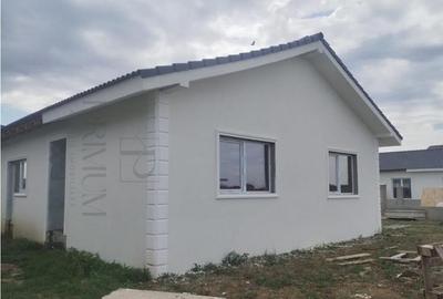 Duplex pe plan - 2 fronturi stradale - personalizare interio