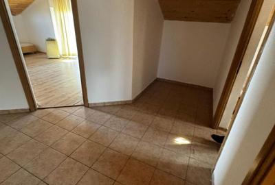 Casă cu 8 camere cu Canalizare în Ultracentral - 7