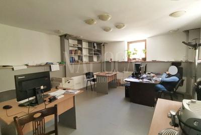 Spațiu comercial, de 72 mp, în Central - 4