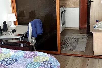 Garsonieră decomandată în Central - 2