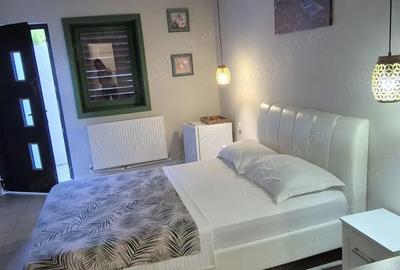 Casă cu 6 camere cu Teren 220 Mp în Central - 11