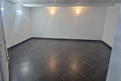 Inchiriez spatiu comercial, ultracentral (Bd-ul Revolutiei) Inchiriez spatiu comercial, ultracentral (Bd-ul Revolutiei) - 2