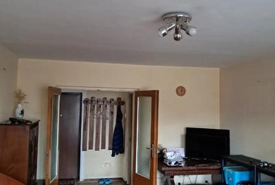 Vand apartament decomandat 3 camere , bucatarie ,2 bai, situat central - 4