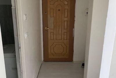 Garsonieră decomandată în Mihai Bravu