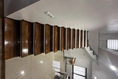 Casă cu Teren 614 Mp în Central - 10