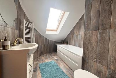 Casa spatioasa si bine compartimentata in Velenta  locatie excelenta - 9