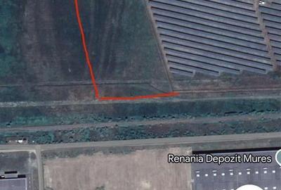 Teren de 8800 mp, în Central