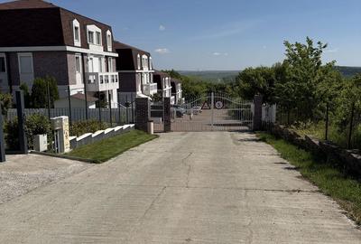 Casă cu 4 camere în Granit