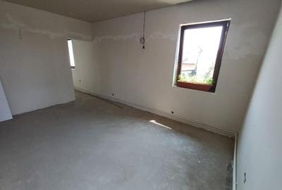 Str. Corbului, casa P+1, 30 ari teren - 12
