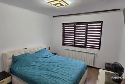 Apartament cu 3 camere semidecomandat, mobilat în Micro 9 - 9
