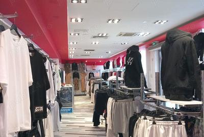 Spațiu comercial, de 330 mp, în Central - 4