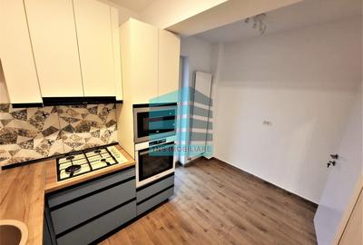 Apartament cu 3 camere decomandat în Olteniței