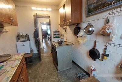 Apartament cu 3 camere semidecomandat în Est - 1