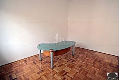 Spațiu comercial, de 90 mp, în Central - 3