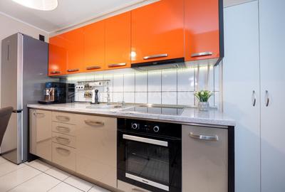 Apartament cu 3 camere semidecomandat în Tractorul - 3