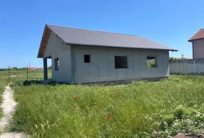 Casă individuală cu 3 camere cu Canalizare în Valu lui Traian - 1