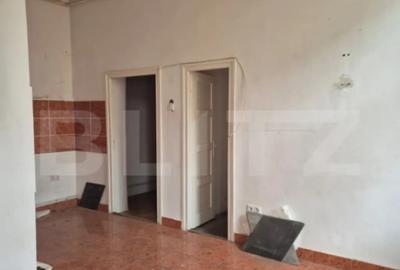 Casă cu 7 camere cu Teren 1021 Mp în Central - 4