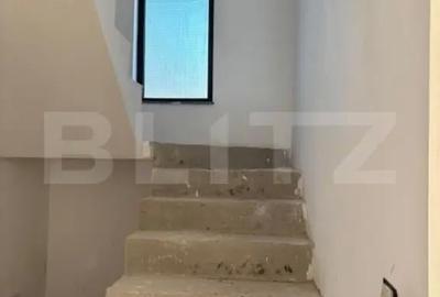 Casă cu 7 camere cu Teren 900 Mp în Central - 10