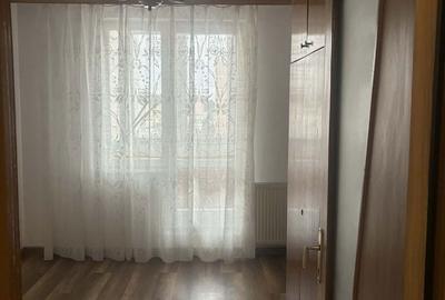 Apartament cu 3 camere în Astra - 3