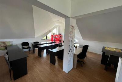 Spațiu comercial, de 61 mp, în Tractorul - 1