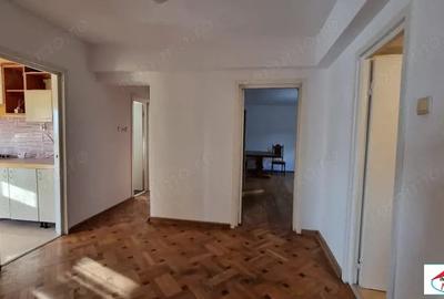 Apartament cu 3 camere decomandat în Central - 1
