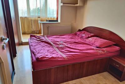 Apartament cu 3 camere decomandat în Calea București - 2