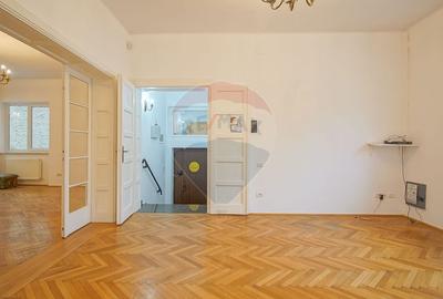 Spațiu comercial, de 123.69999694824 mp, în 15 Noiembrie - 4