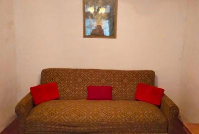 Casă cu 3 camere în Bucești - 2