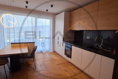 Apartament cu 3 camere semidecomandat, mobilat în Bună Ziua