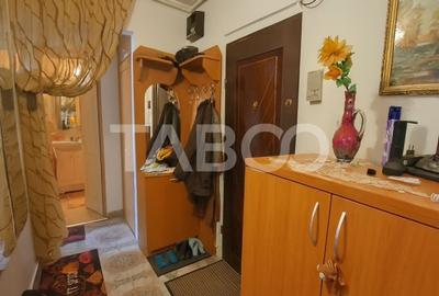 Apartament decomandat Strand 2 camere balcon etaj intermediar 3 - 18