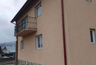 Casă cu 4 camere în Pârcovaci - 3