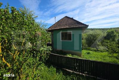 Casă cu 4 camere în Păcureni - 1