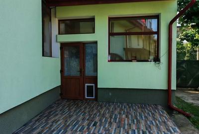 Casă individuală cu 12 camere cu Canalizare în Vulcan - 19