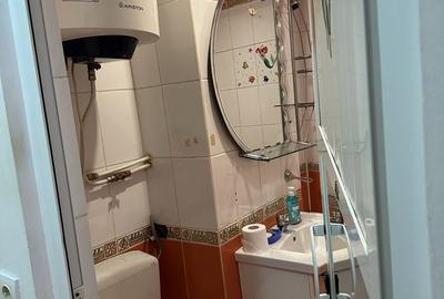 Garsonieră decomandată în Central